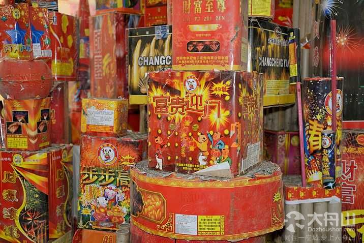 这些小时候经常玩的炮仗,你玩过几种?最喜欢仙女棒了